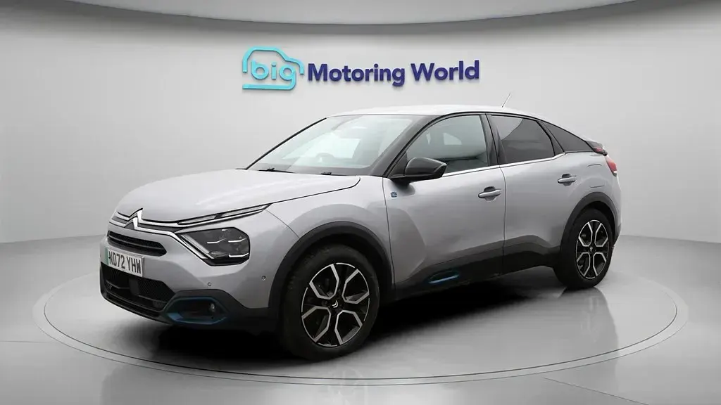 Second-hand Citroën e-C4 Shine 100 kW (136 CP) 2023 Hatchback