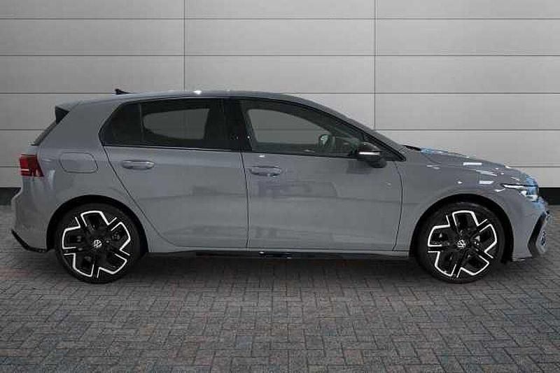 Used VW Golf VIII 150 HP (110 kW) 2025