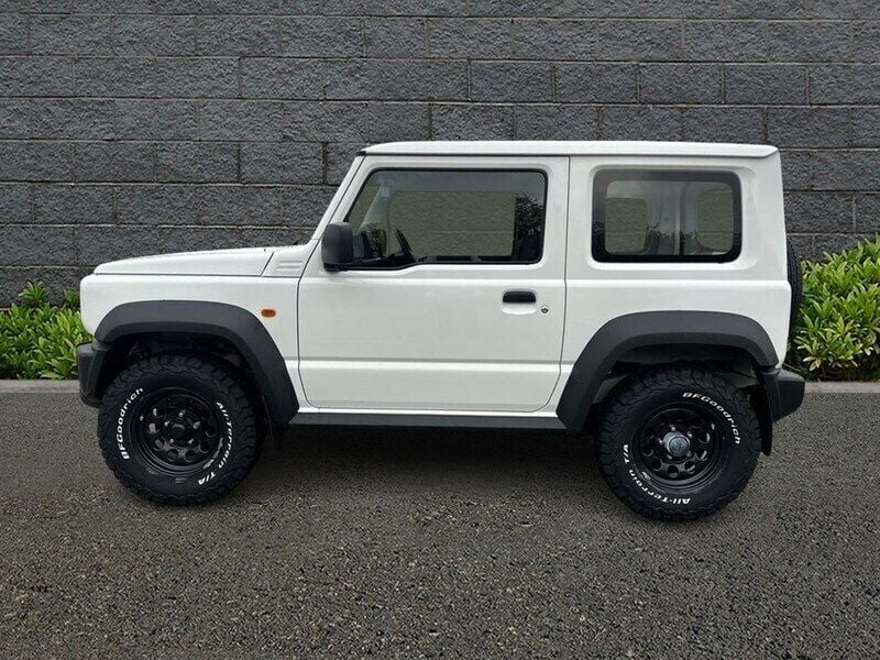 Used Suzuki Jimny 101 HP (74 kW) 2023 White SUV