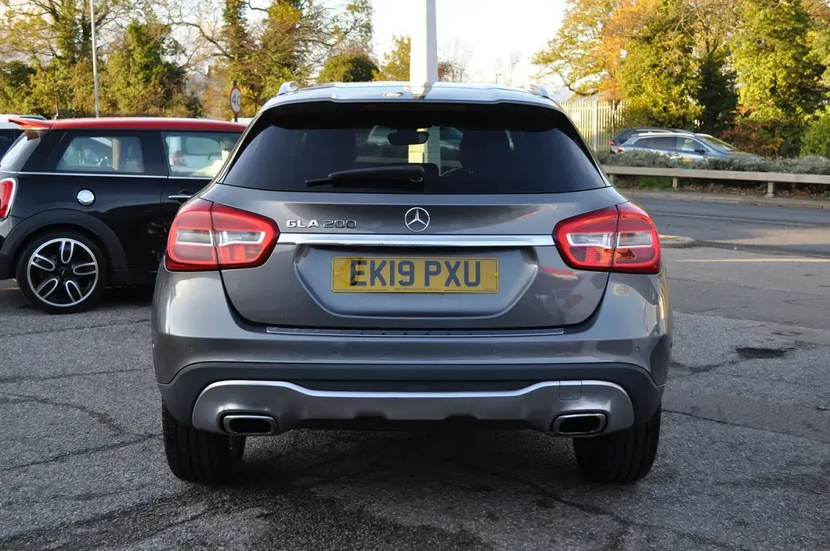Used Mercedes GLA200 Executive 156 HP (114 kW) 2019 Grey SUV