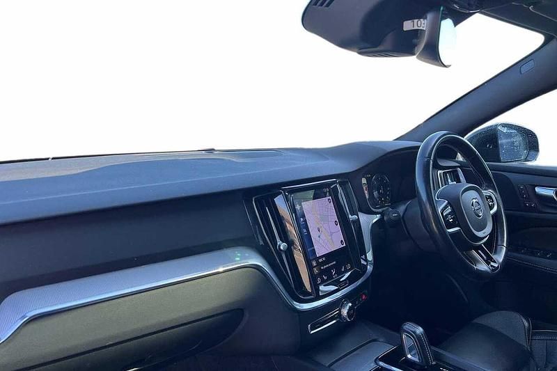 Used Volvo V60 R-Design 197 HP (144 kW) 2021 Onyx black Estate