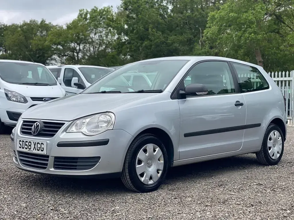 Used VW Polo 60 HP (44 kW) 2008 Silver Hatchback