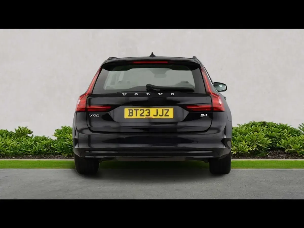 Used Volvo V90 Core 2023 Black Estate