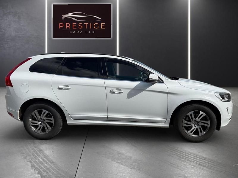 Used Volvo XC60 SE 2014 White SUV
