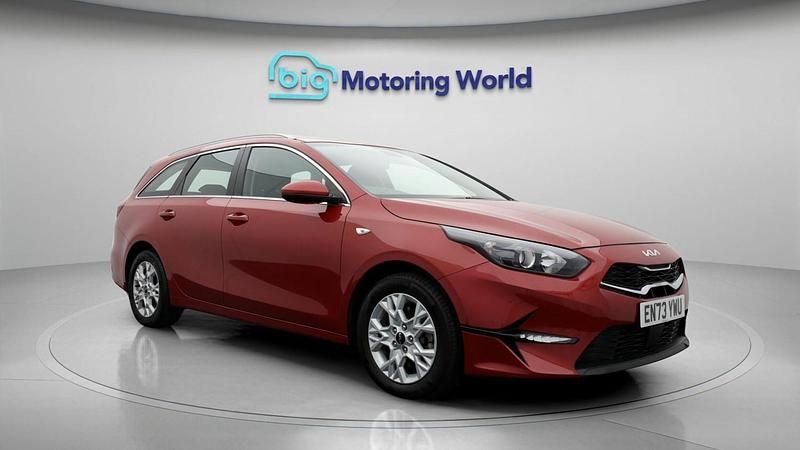 Used Kia Ceed 2024 Red Hatchback
