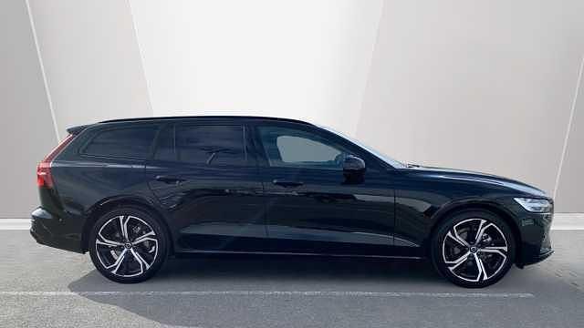 New Volvo V60 Plus 197 HP (144 kW) 2025 Black Estate
