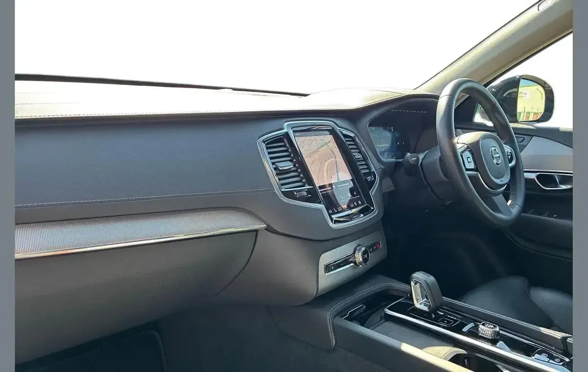Used Volvo XC90 Plus 247 HP (181 kW) 2023 Grey SUV