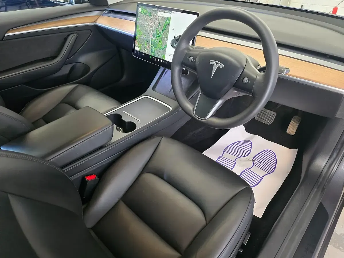 Used Tesla Model 3 Performance 82 kW (112 HP) 2019 White Sedan