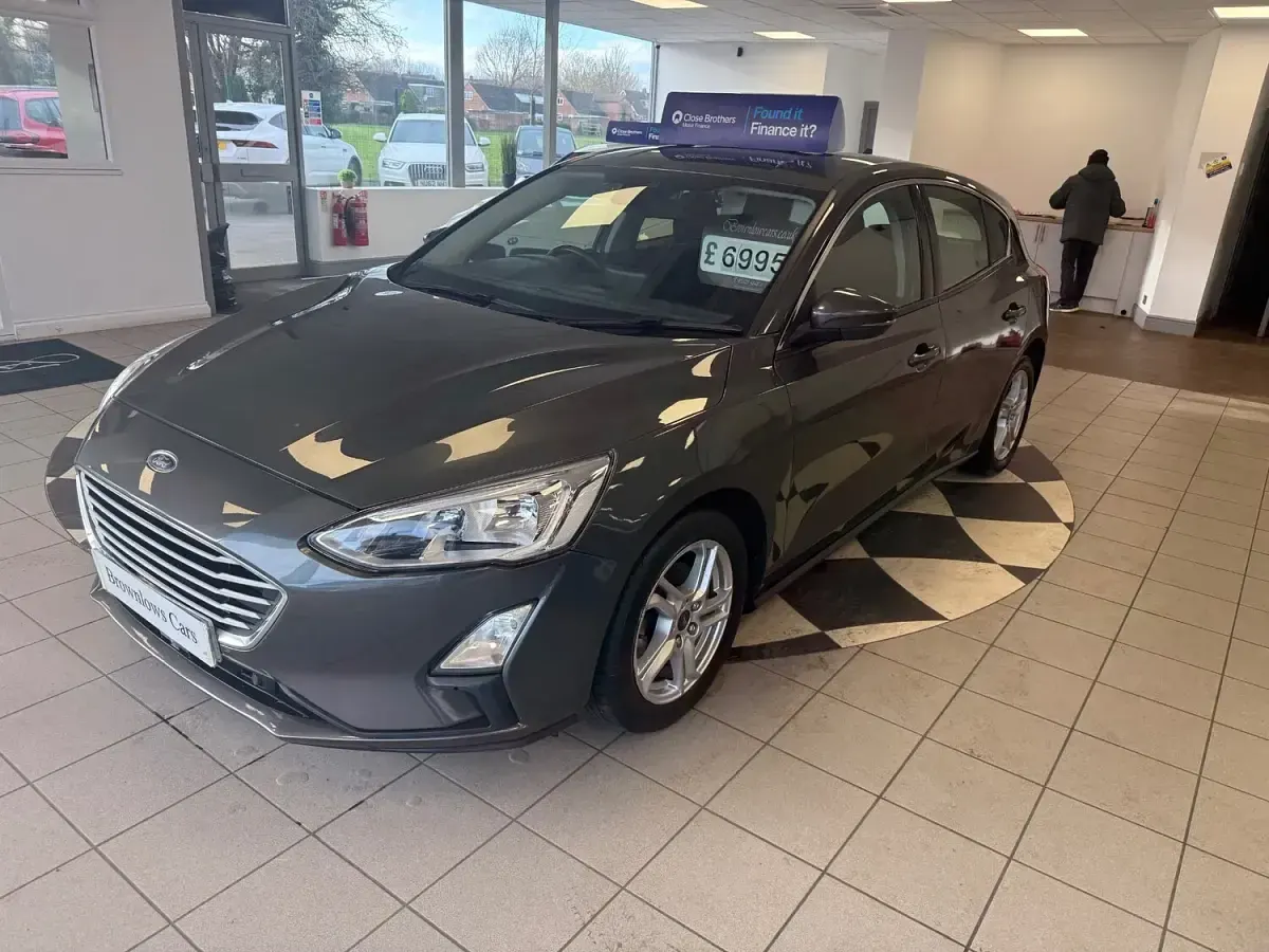 Used Ford Focus Zetec 100 HP (73 kW) 2019 Grey Hatchback