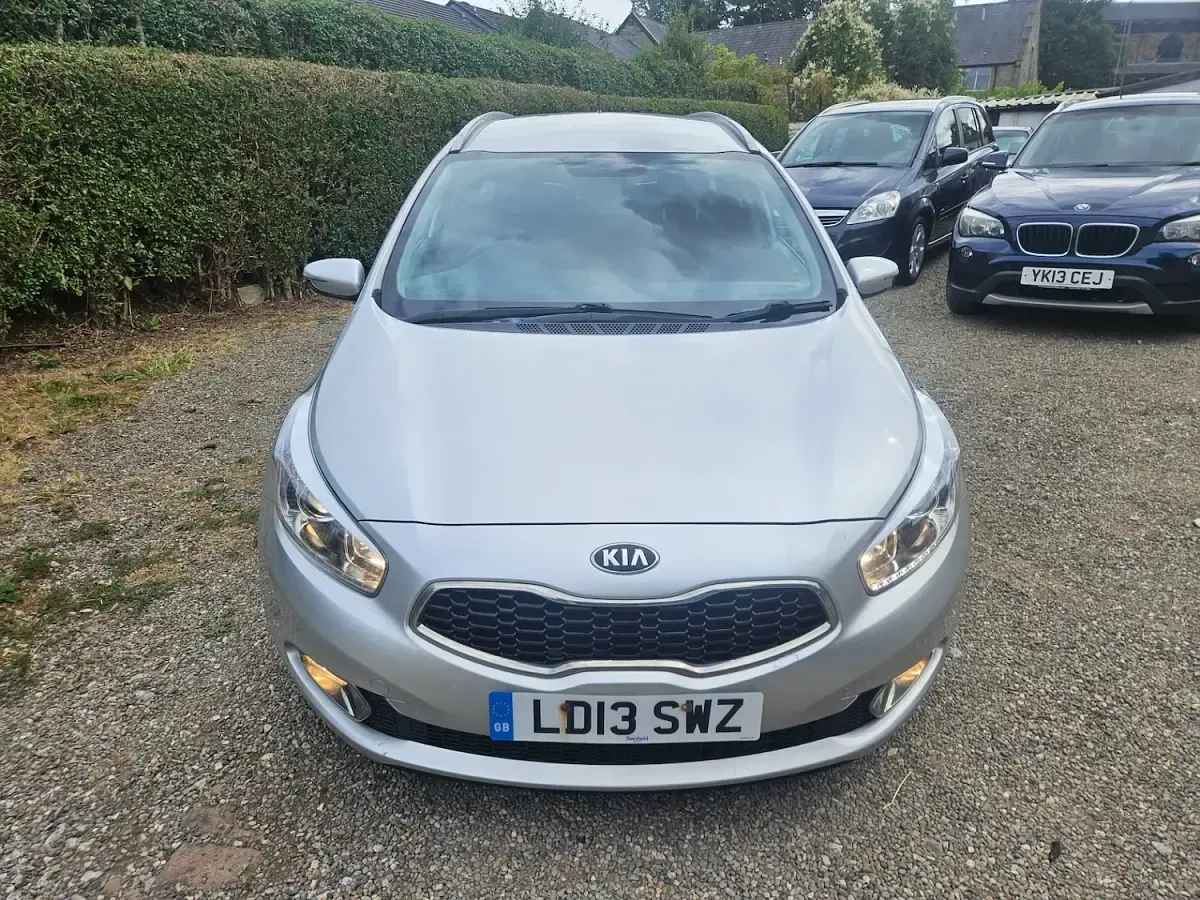 Used Kia Ceed 128 HP (94 kW) 2013 Machine silver metallic Hatchback