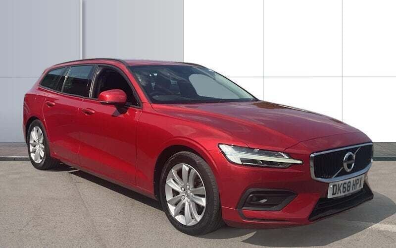 Used 2019 Volvo V60 Momentum Estate | £18,714 (Good price) - Image 1/4