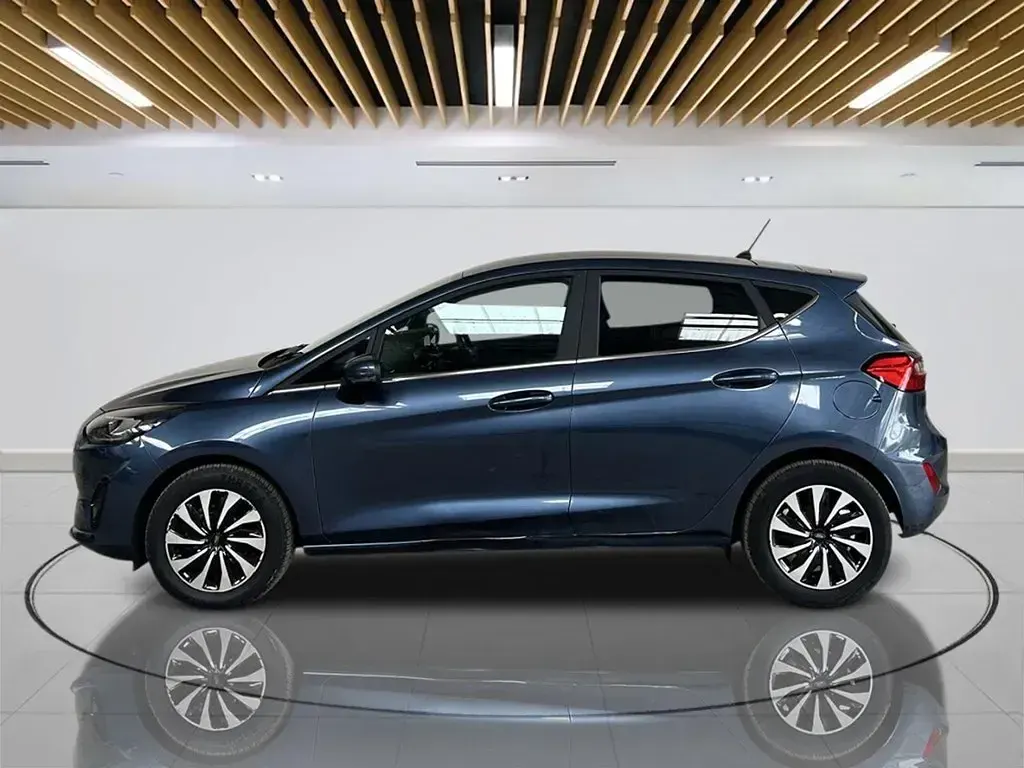 Używany Ford Fiesta Titanium 100 KM (73 kW) 2023 Niebieski Hatchback