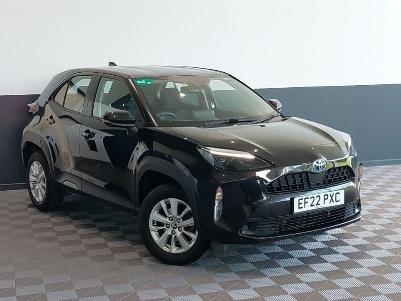 Black Used 2022 Toyota Yaris Hybrid Estate | £16,698 (Good price) - Image 1/4
