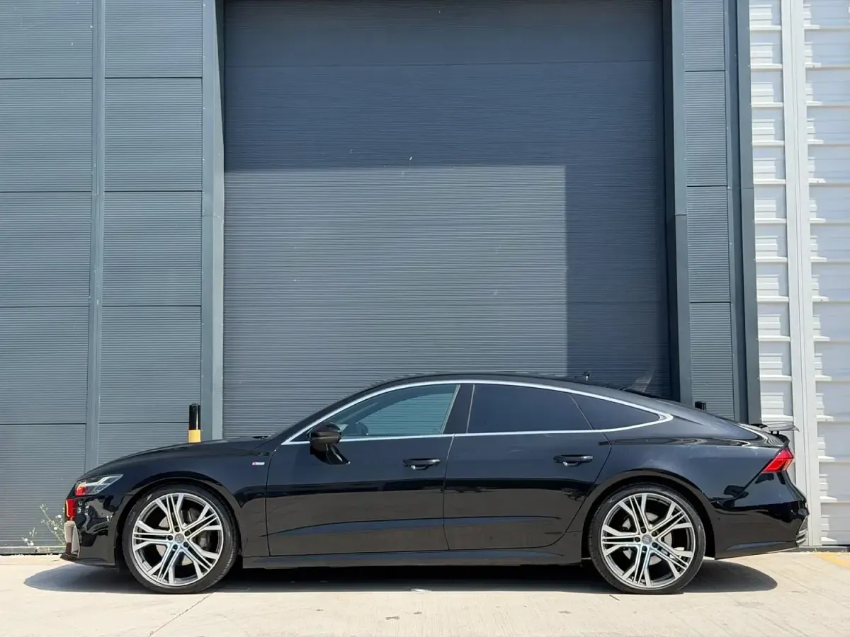 Used Audi A7 Sportback S-Line 286 HP (210 kW) 2019 Black Hatchback