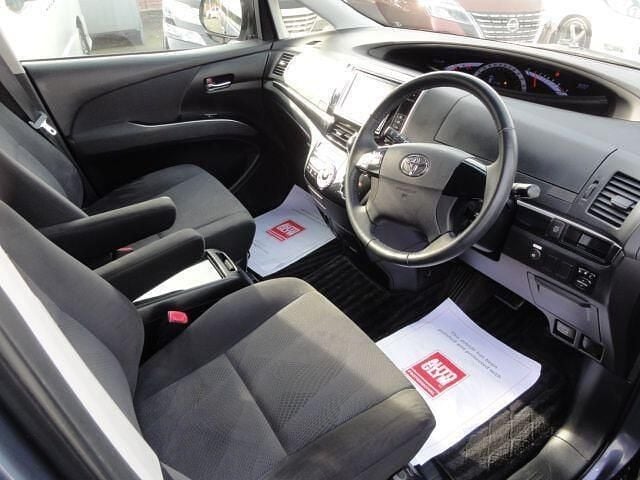 Begagnad Toyota Estima 2026 Grå