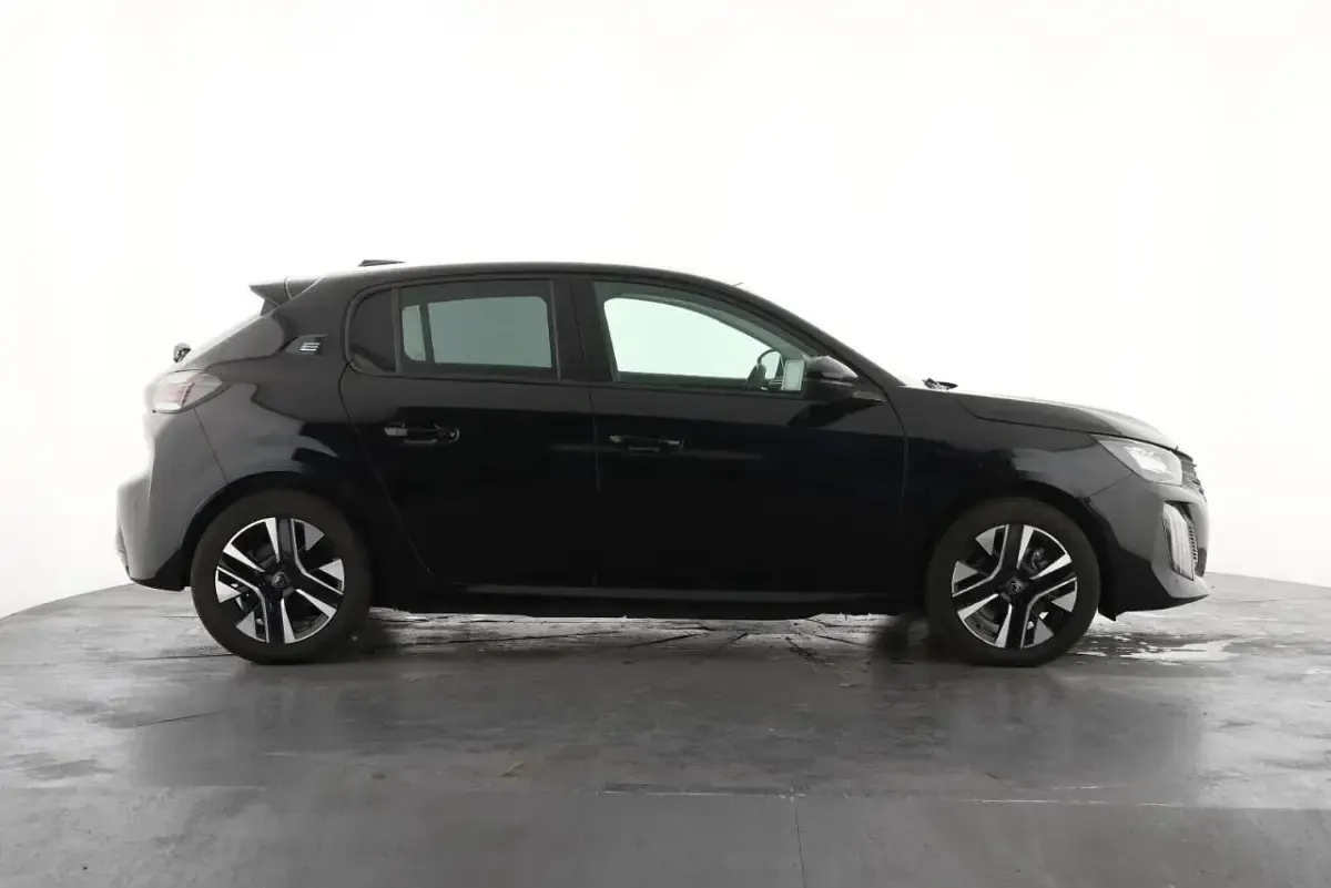 Used Peugeot e-208 Style 98 kW (134 HP) 2023 Black Hatchback