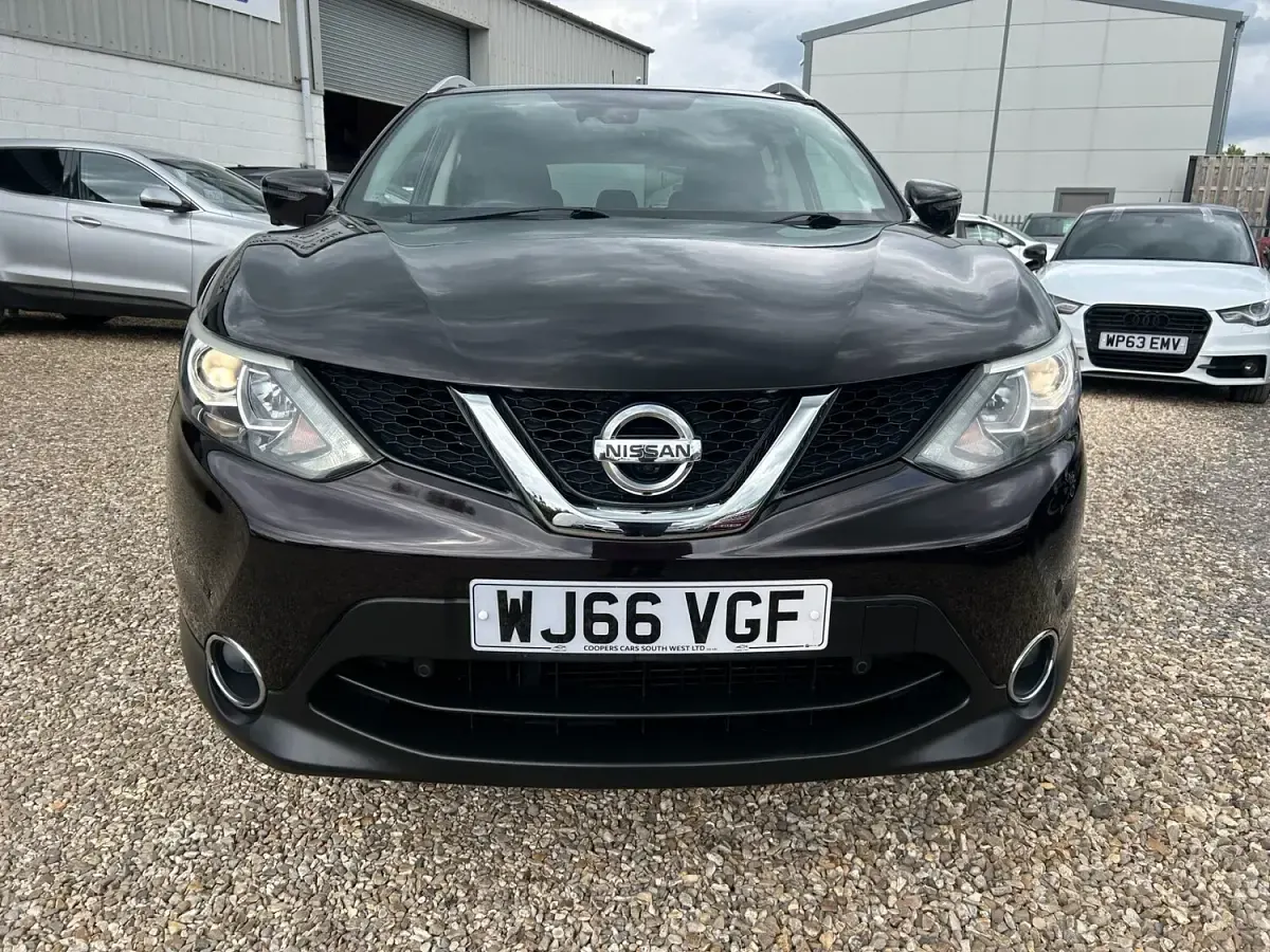 Used Nissan Qashqai N-TEC 130 HP (95 kW) 2016 Black SUV