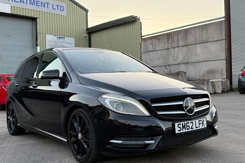 Black Used 2012 Mercedes B180 MPV | £2,500 (Fair price) - Image 1/1