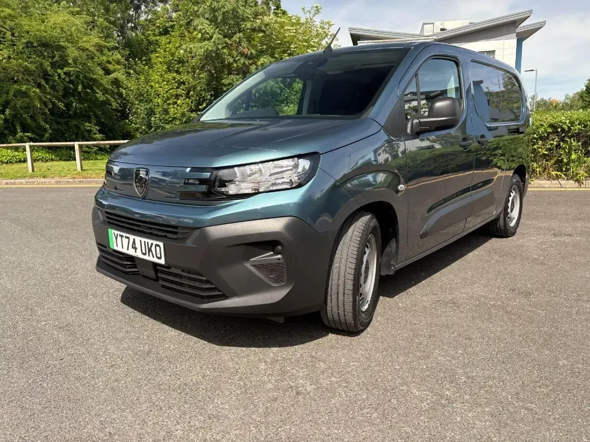 Used Peugeot E-Partner 98 kW (134 HP) 2024 Blue MPV