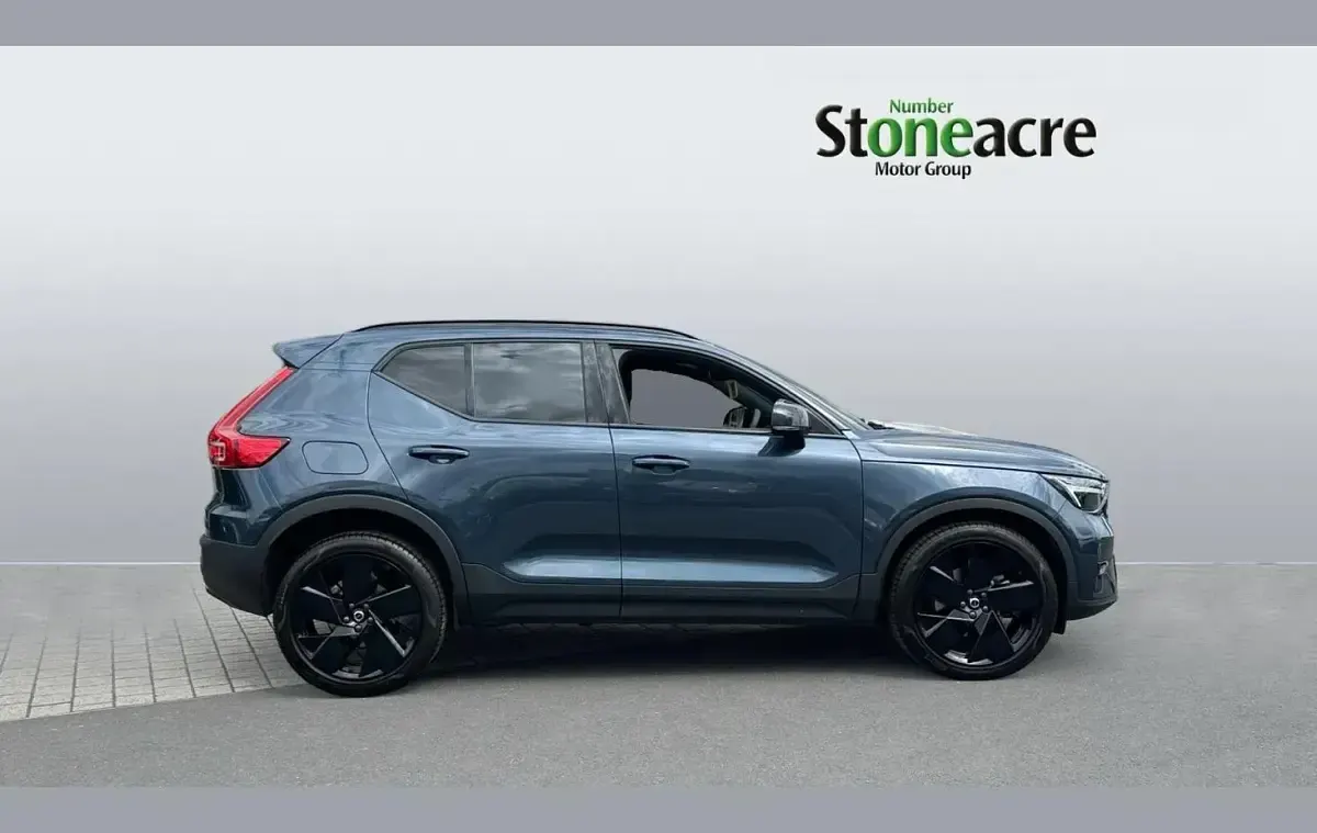 Used Volvo XC40 Plus 194 HP (142 kW) 2025 Blue SUV