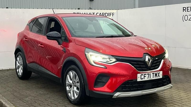 Red Used 2022 Renault Captur Iconic SUV | £13,347 (Good price) - Image 1/1