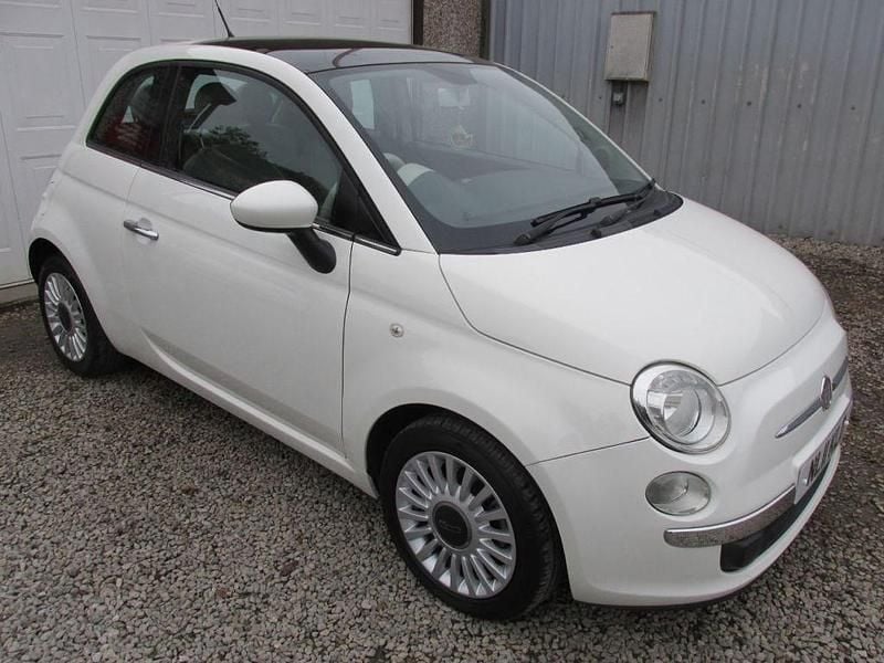 White Used 2011 Fiat 500 Lounge Hatchback | £3,490 (Good price) - Image 1/4
