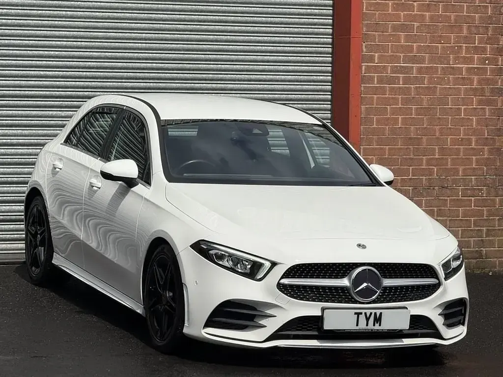 Begagnad Mercedes A180 Executive 116 HK (85 kW) 2018 Vit Halvkombi