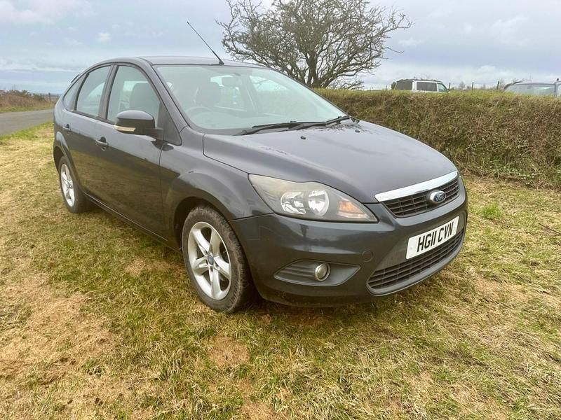 Used Ford Focus Zetec 123 HP (90 kW) 2011 Grey Hatchback