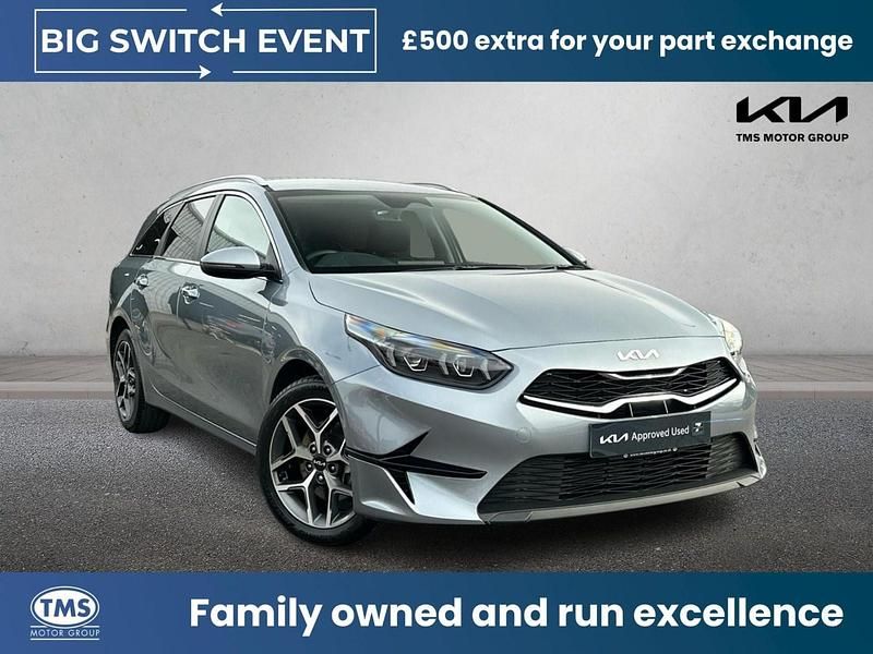 Used Kia Ceed 138 HP (101 kW) 2025 Silver Hatchback