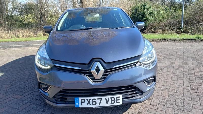 Used Renault Clio IV Dynamique 90 HP (66 kW) 2017 Grey Hatchback