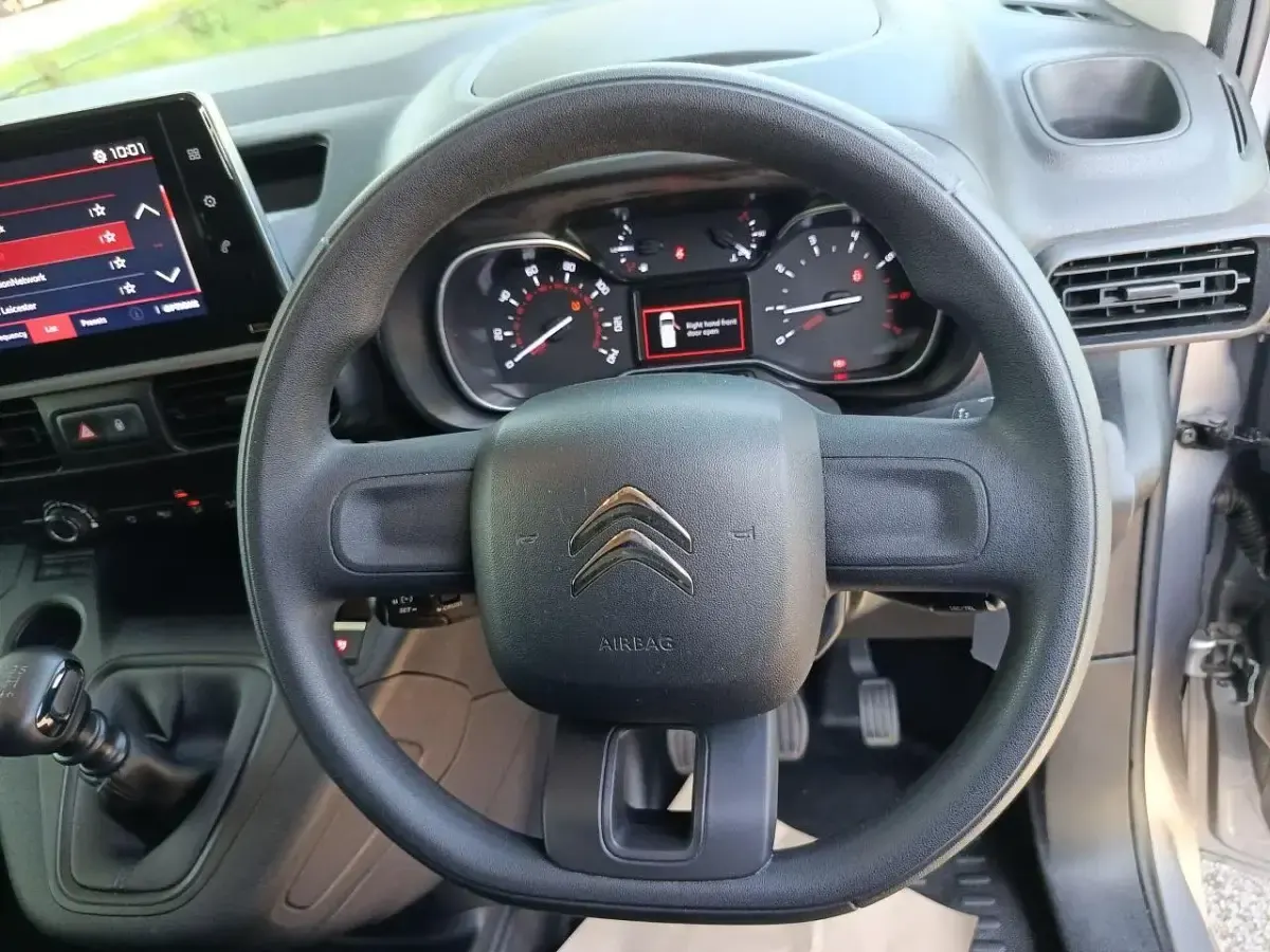 Used Citroën Berlingo 99 HP (72 kW) 2023 Grey MPV