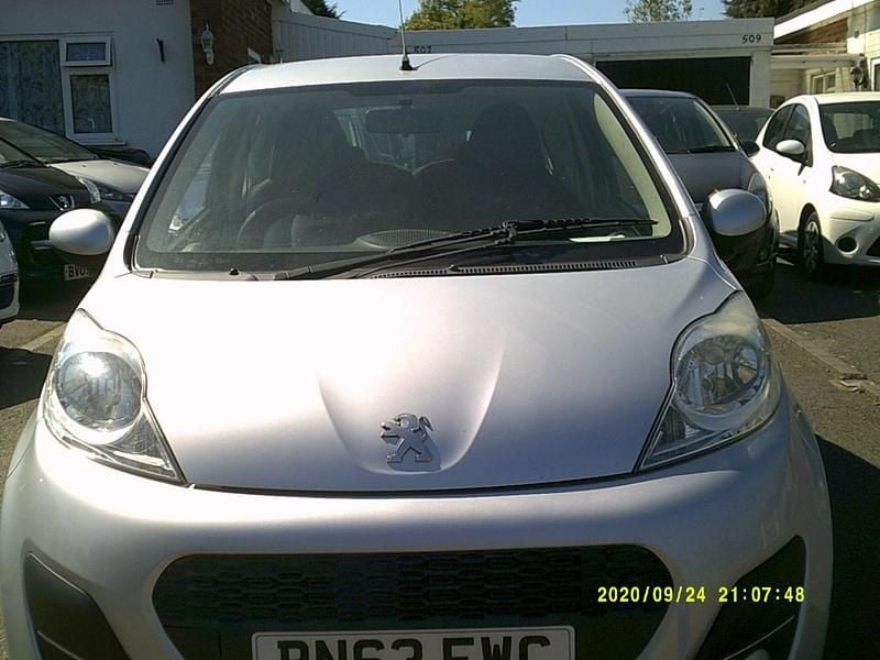 Silver Used 2013 Peugeot 107 Active Hatchback | £2,850 (Fair price) - Image 1/4
