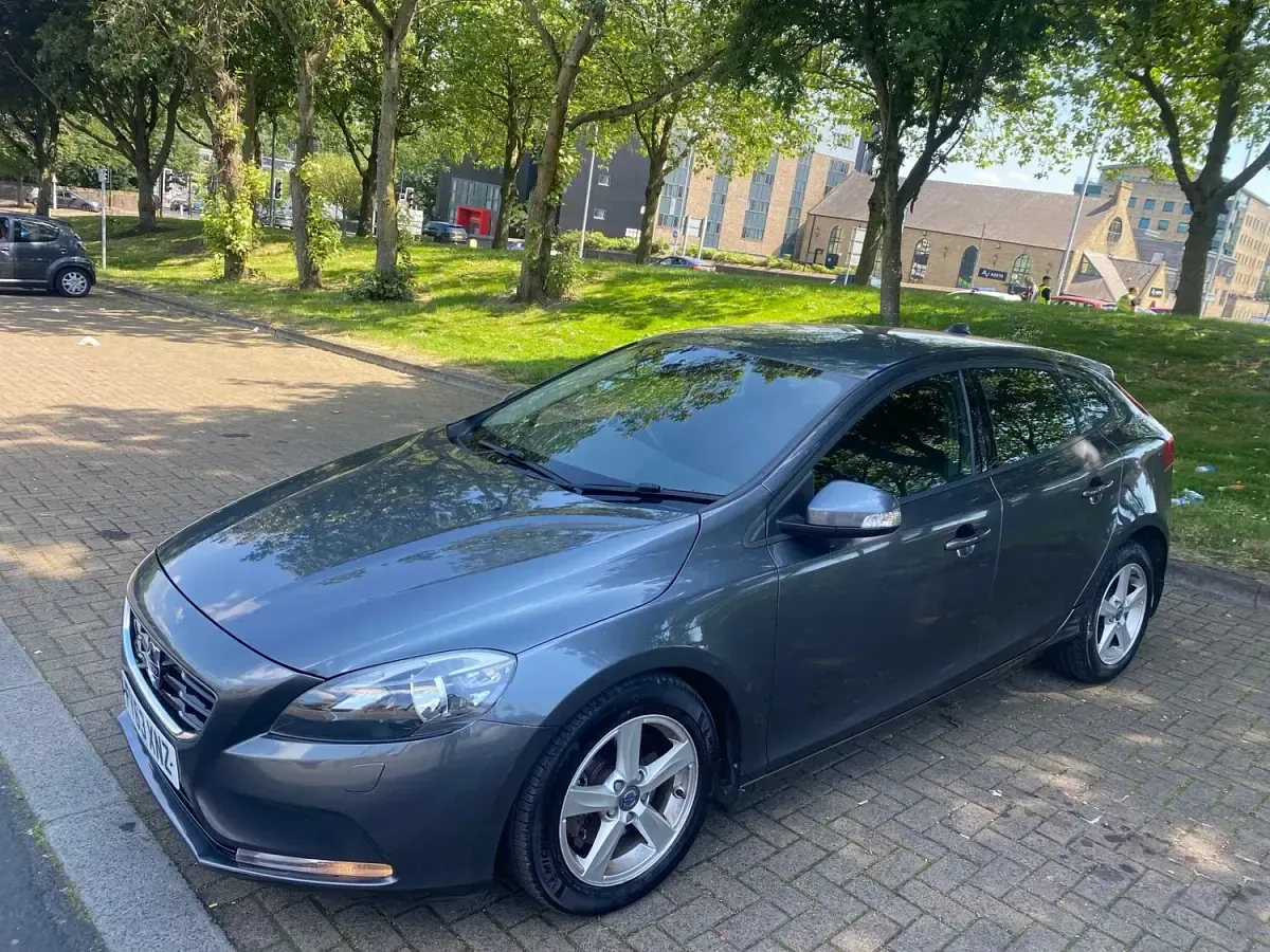Used Volvo V40 115 HP (84 kW) 2013 Grey Hatchback