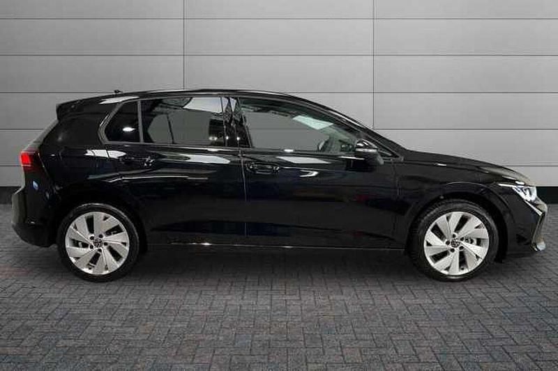 New VW Golf VIII 204 HP (150 kW) 2025