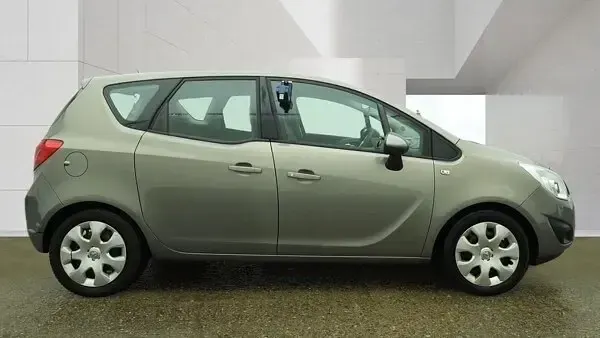 Used Vauxhall Meriva 2011 Brown MPV