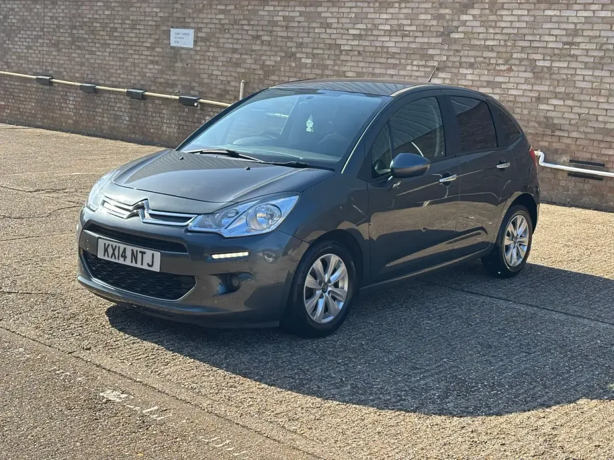 Usado Citroën C3 VTR Sport 82 HP (60 kW) 2014 Cinzento Citadino