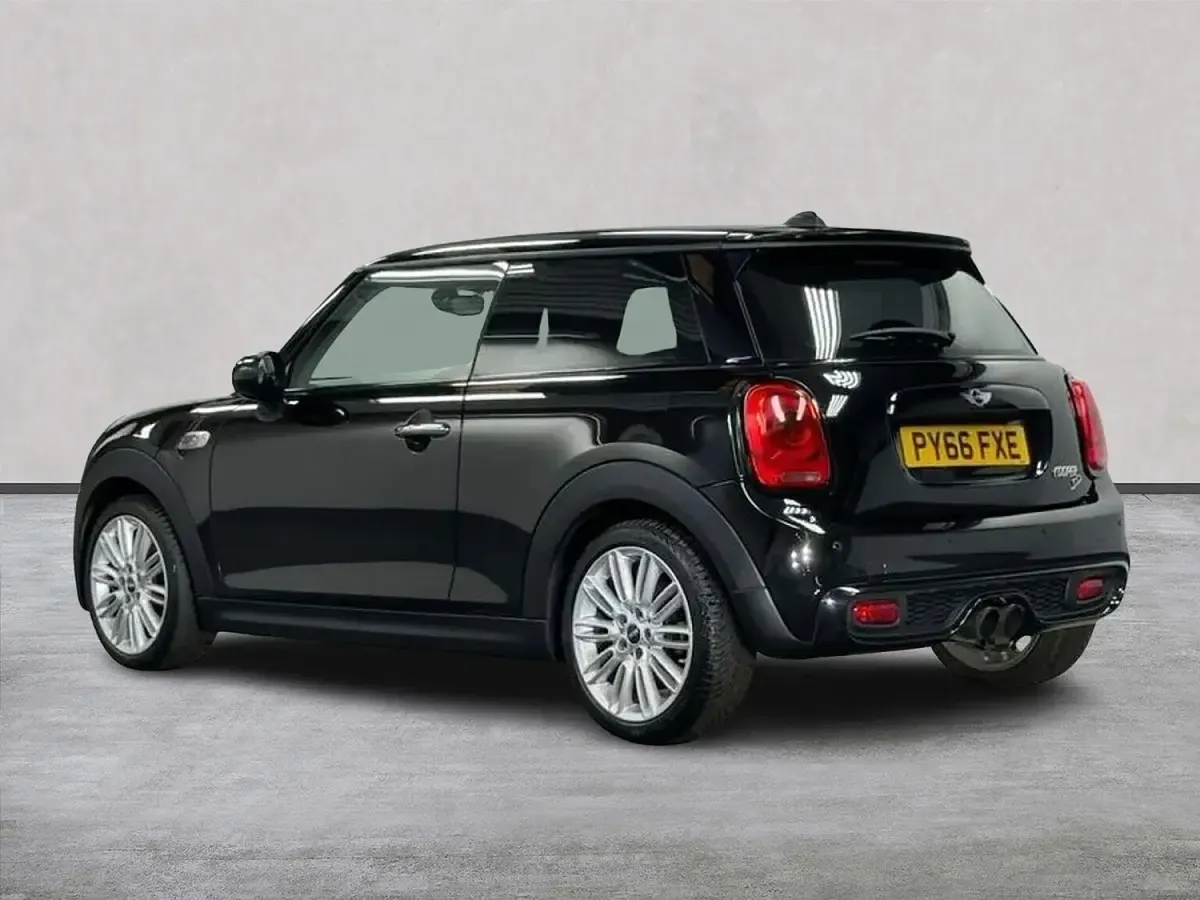 Used Mini Cooper SD Hatch 170 HP (125 kW) 2016 Black Hatchback