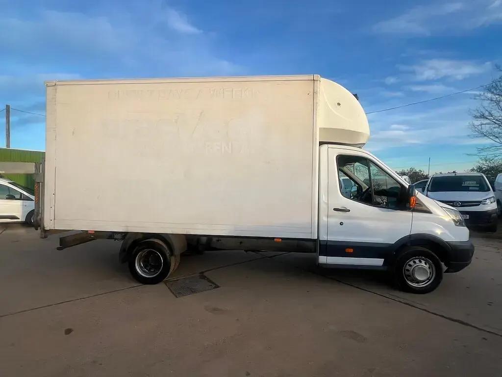 Used Ford Transit 130 HP (95 kW) 2019 White Cabriolet
