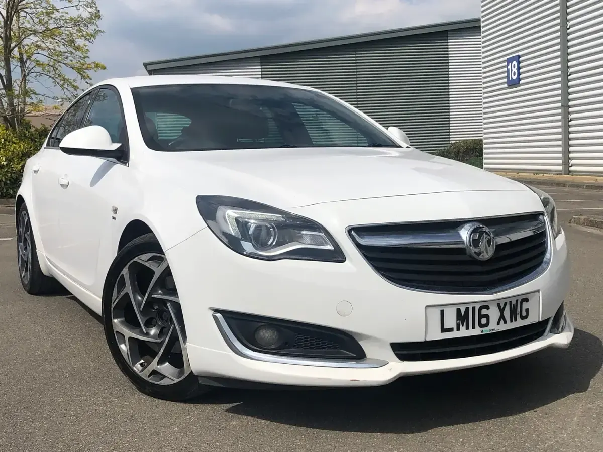 Used Vauxhall Insignia SRi 2016 White Hatchback