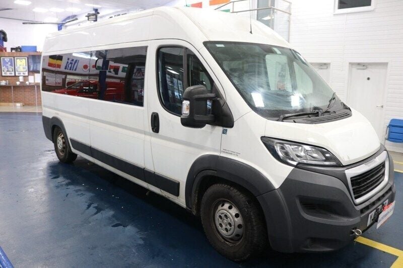 Used Peugeot Boxer 130 HP (95 kW) 2015 White Van