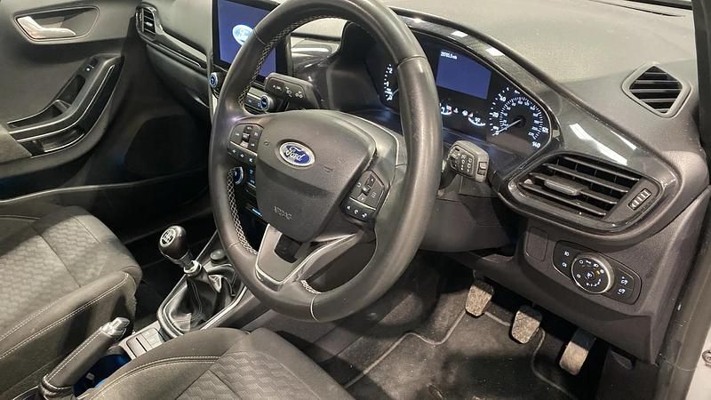 Used Ford Puma Titanium 155 HP (114 kW) 2023 Silver SUV