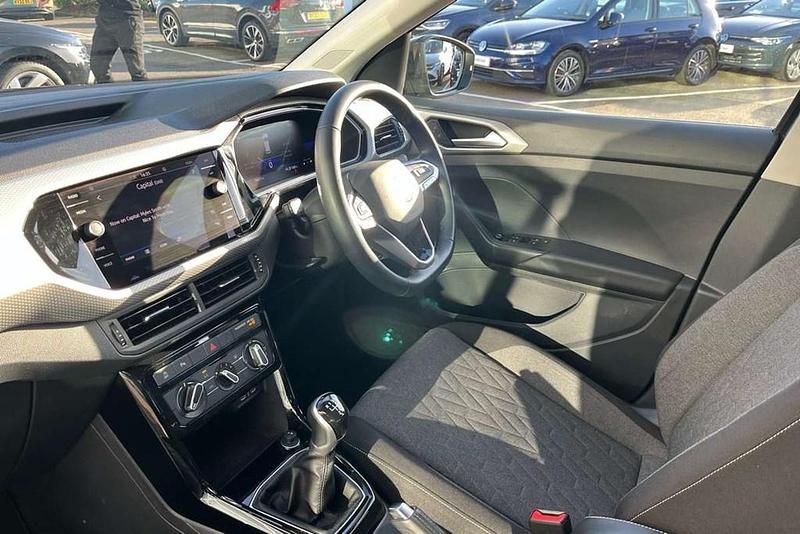 Used VW T-Cross Move 95 HP (69 kW) 2023 Black SUV
