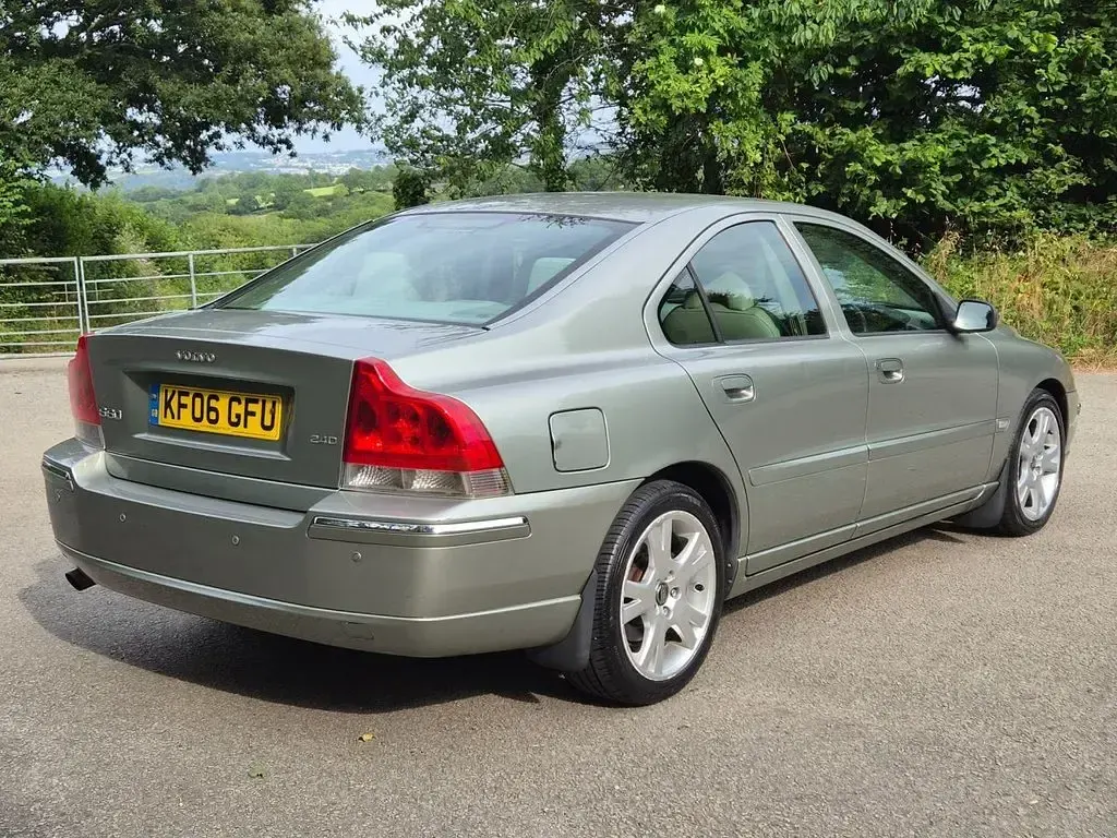 Used Volvo S60 SE 163 HP (119 kW) 2006 Green Sedan