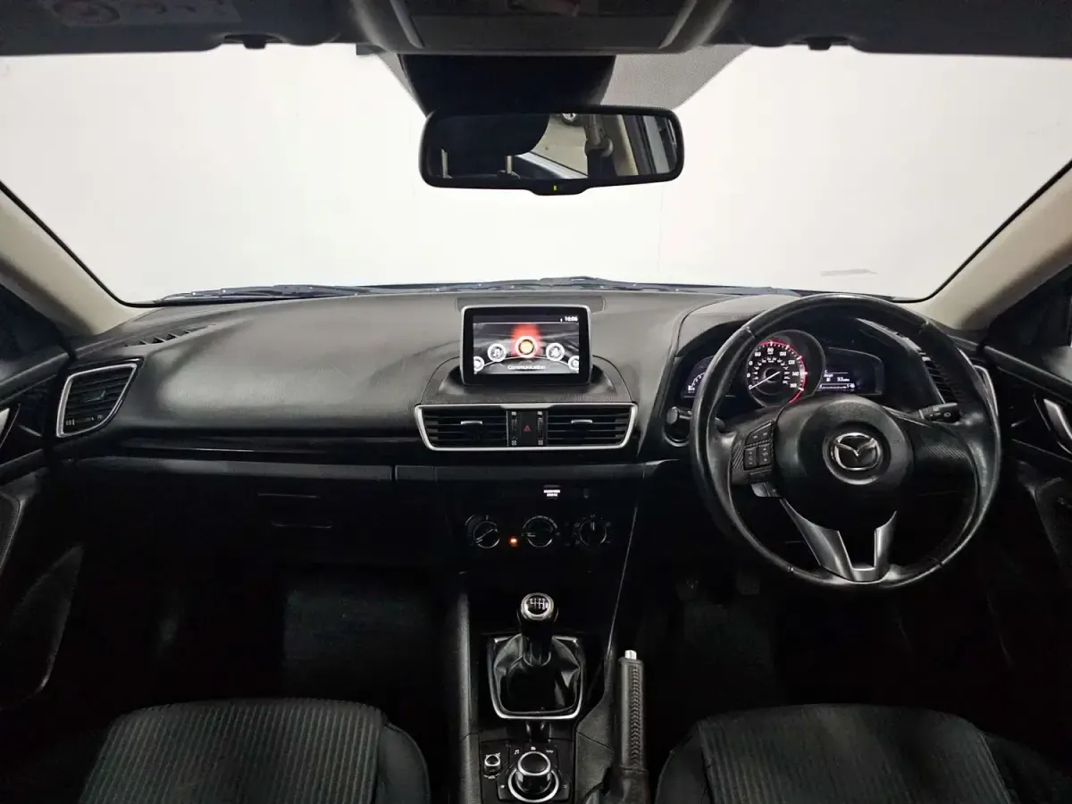 Usado Mazda 3 100 HP (73 kW) 2015 Prateado Citadino