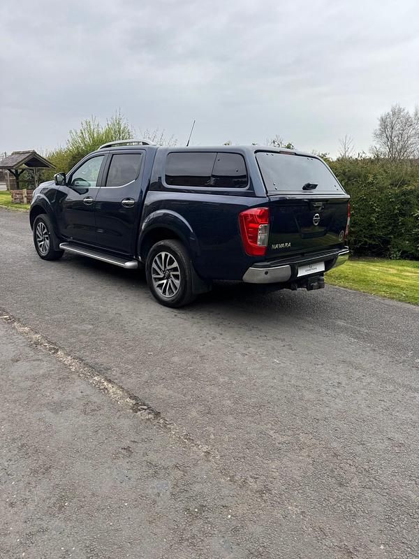 Używany Nissan Navara Tekna 188 KM (138 kW) 2017 Niebieski Pickup
