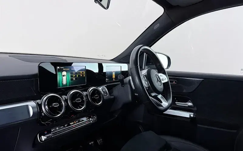Used Mercedes GLB200 AMG line 163 HP (119 kW) 2022 SUV