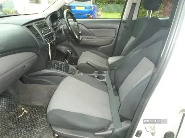 Used Mitsubishi L200 2018 White Pickup