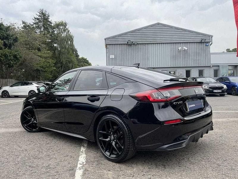 Used Honda Civic Hybrid 184 HP (135 kW) 2022 Crystal black pearl