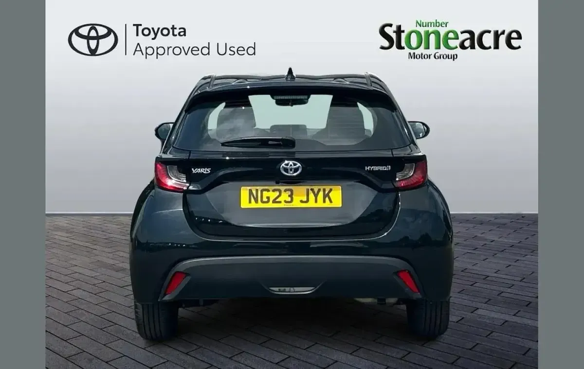 Used Toyota Yaris 113 HP (83 kW) 2023 Black Hatchback