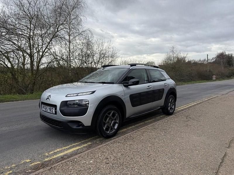Used Citroën C4 Cactus Feel 82 HP (60 kW) 2016 Silver Hatchback
